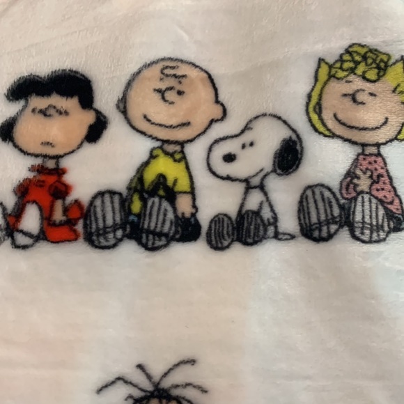 Peanuts Bedding Peanuts Velvet Soft Throw Blanket By Berkshire